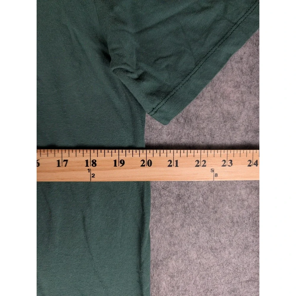 Nike Basha Athletics Men Green‎ Short Sleeve Graphic T-Shirt Grizzly Bear Mascot